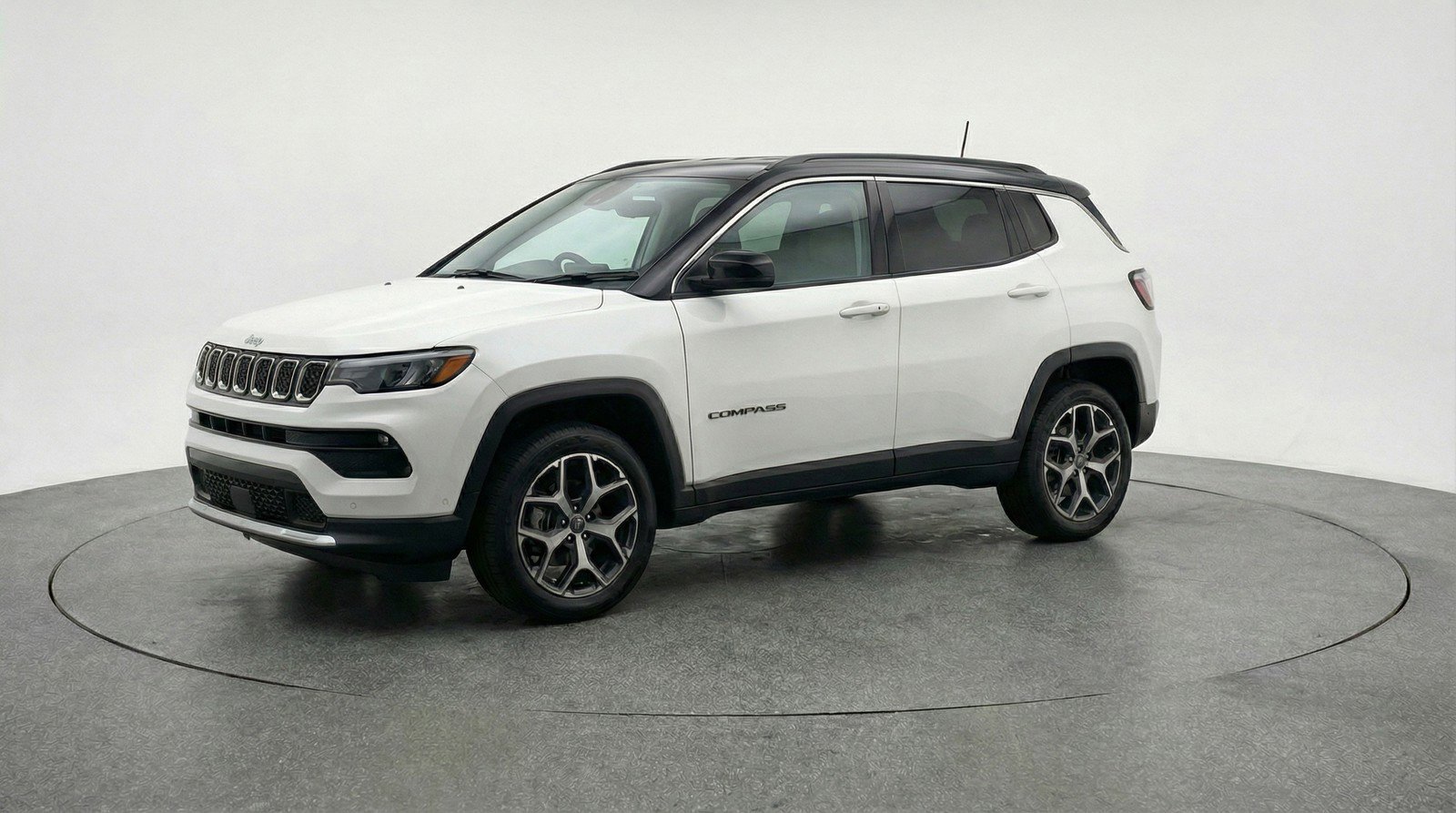 Used 2025 Jeep Compass Limited image 3