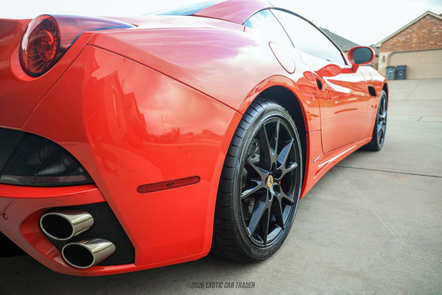 Used 2012 Ferrari California RWD image 63