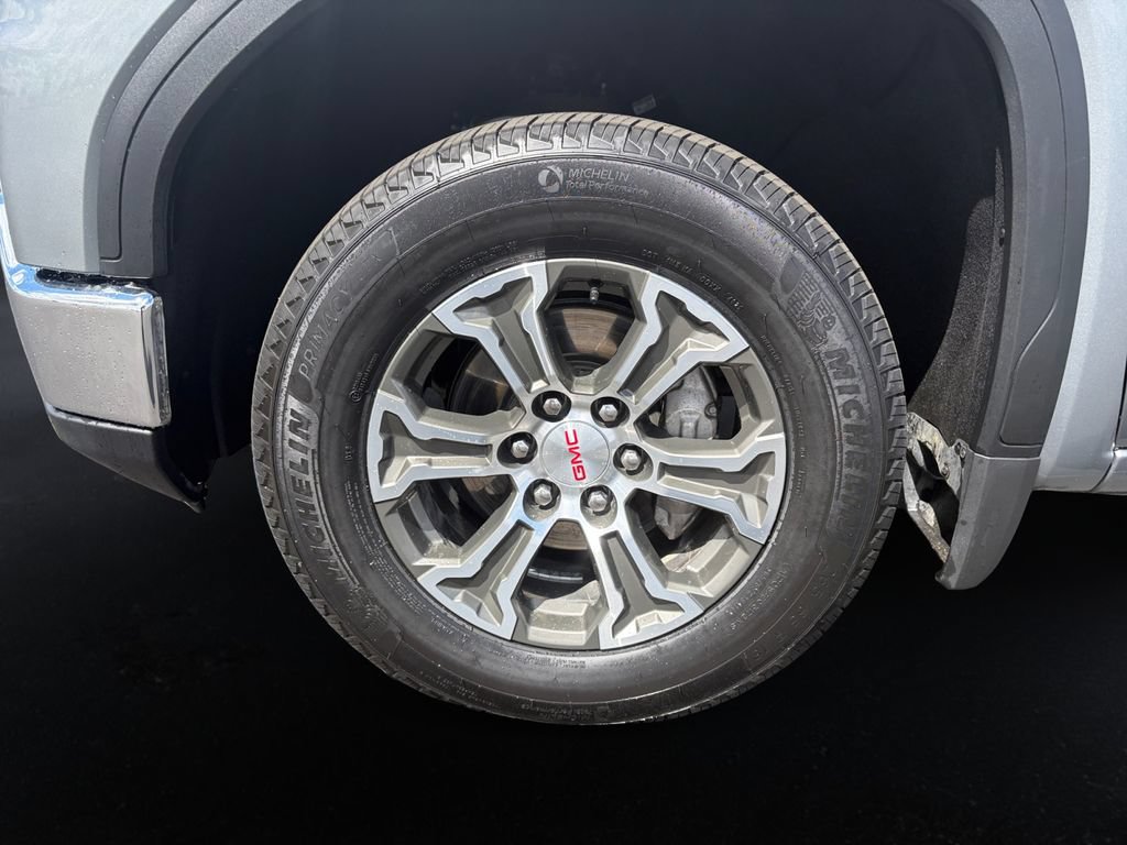 Certified 2025 GMC Sierra 1500 SLT AWD/4WD image 9