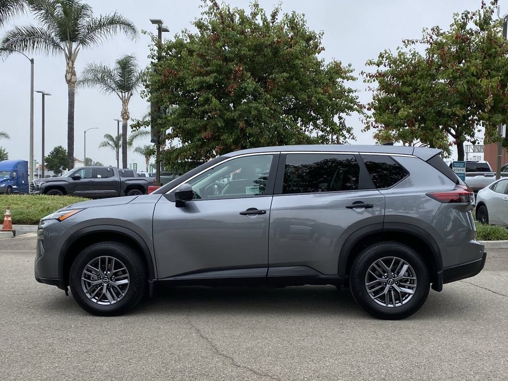 Used 2025 Nissan Rogue S FWD image 39