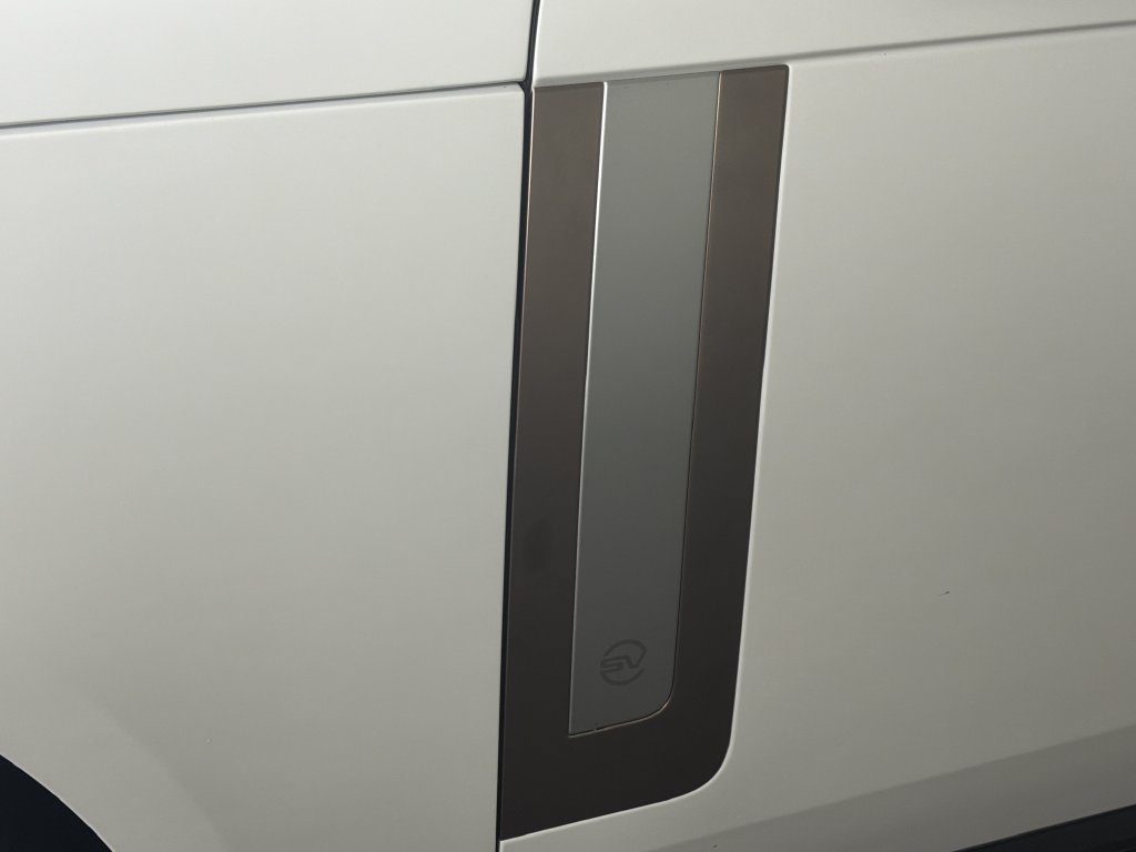 New 2027 Land Rover Range Rover SV AWD/4WD image 17