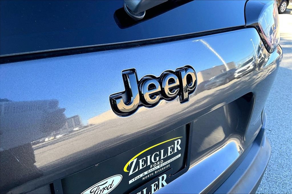 Used 2023 Jeep Cherokee Altitude Lux AWD/4WD image 30