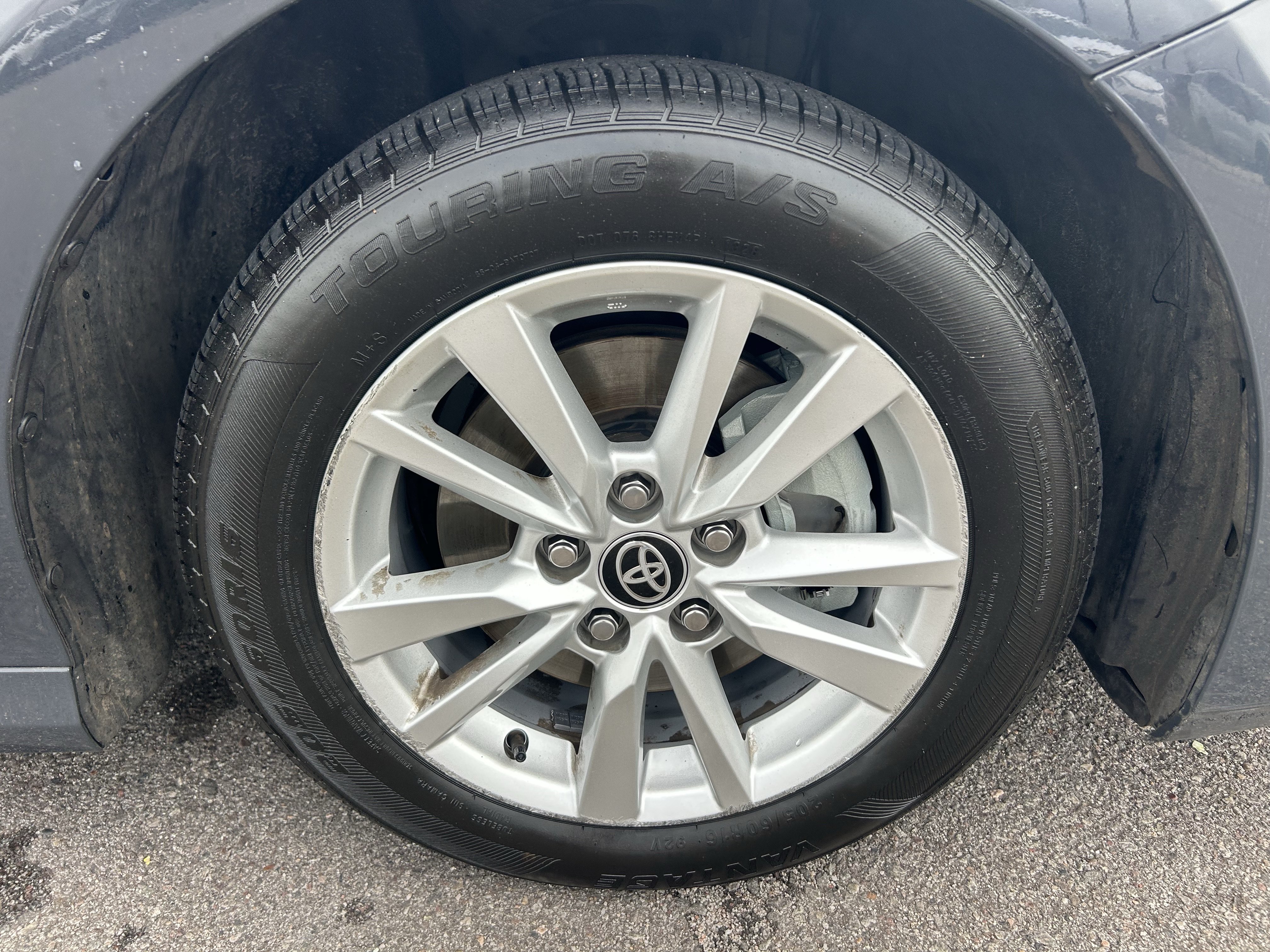 Used 2025 Toyota Camry LE FWD image 9