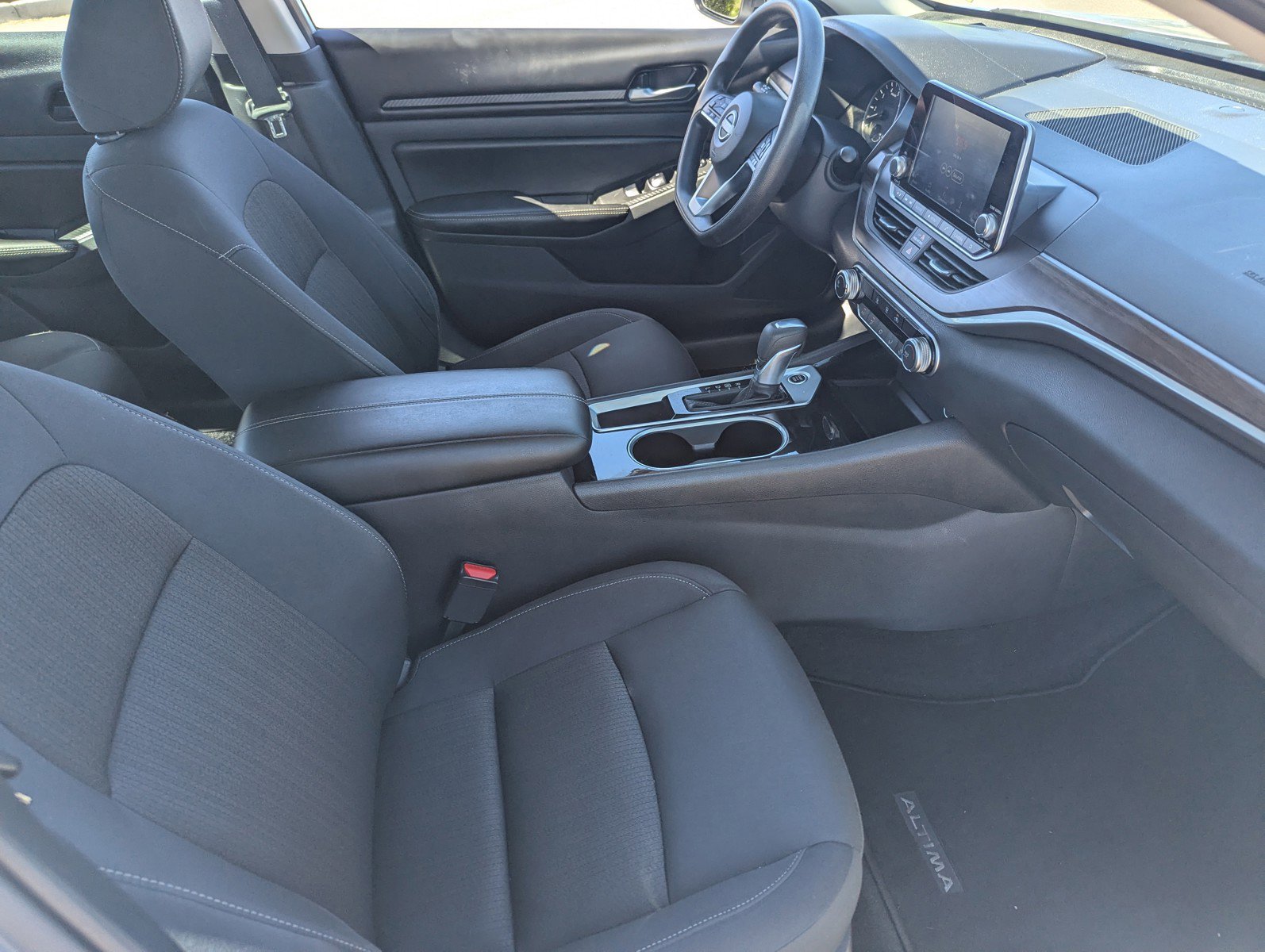 Used 2024 Nissan Altima 2.5 SV image 11