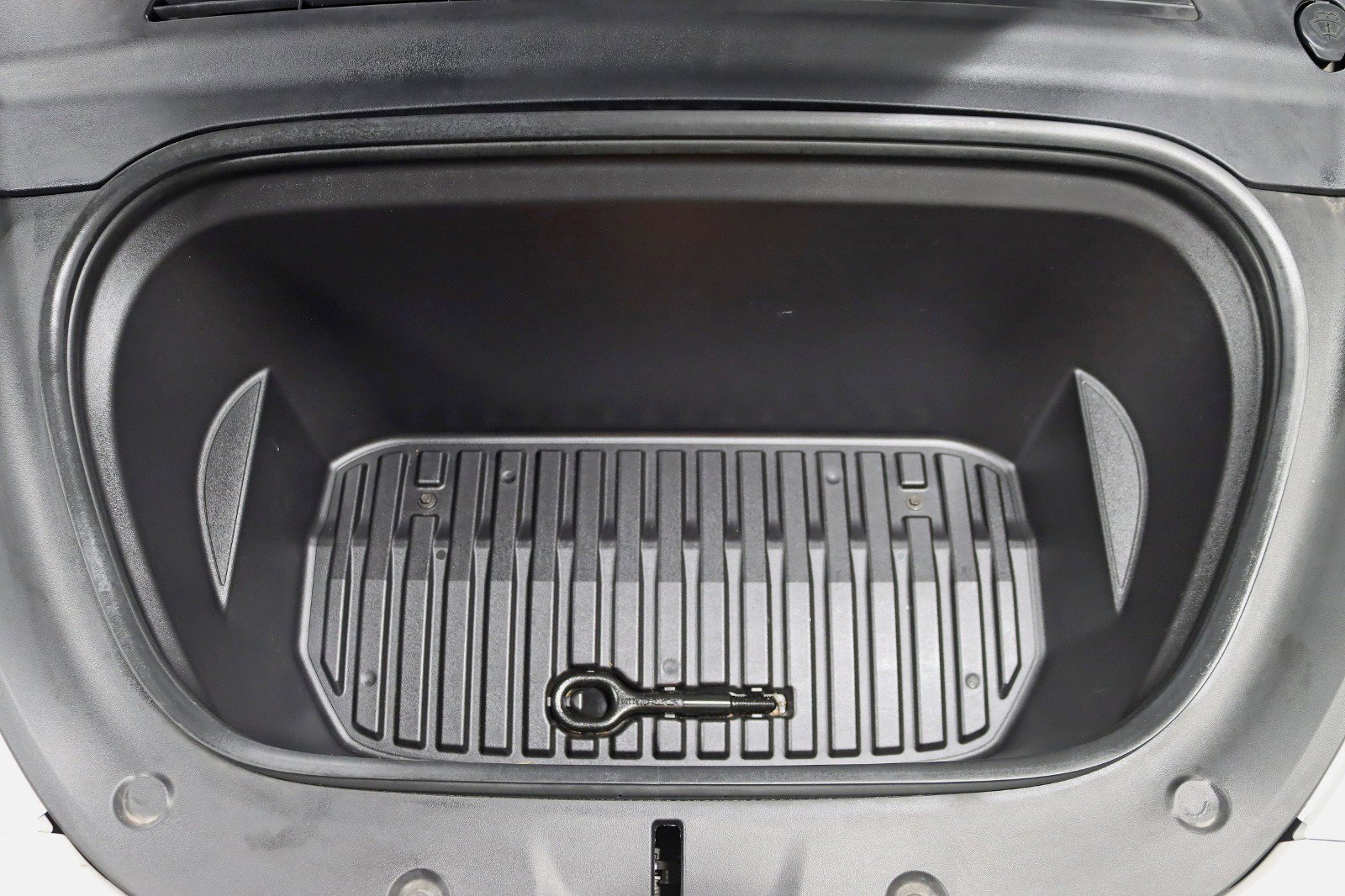 Used 2020 Tesla Model Y Long Range image 38