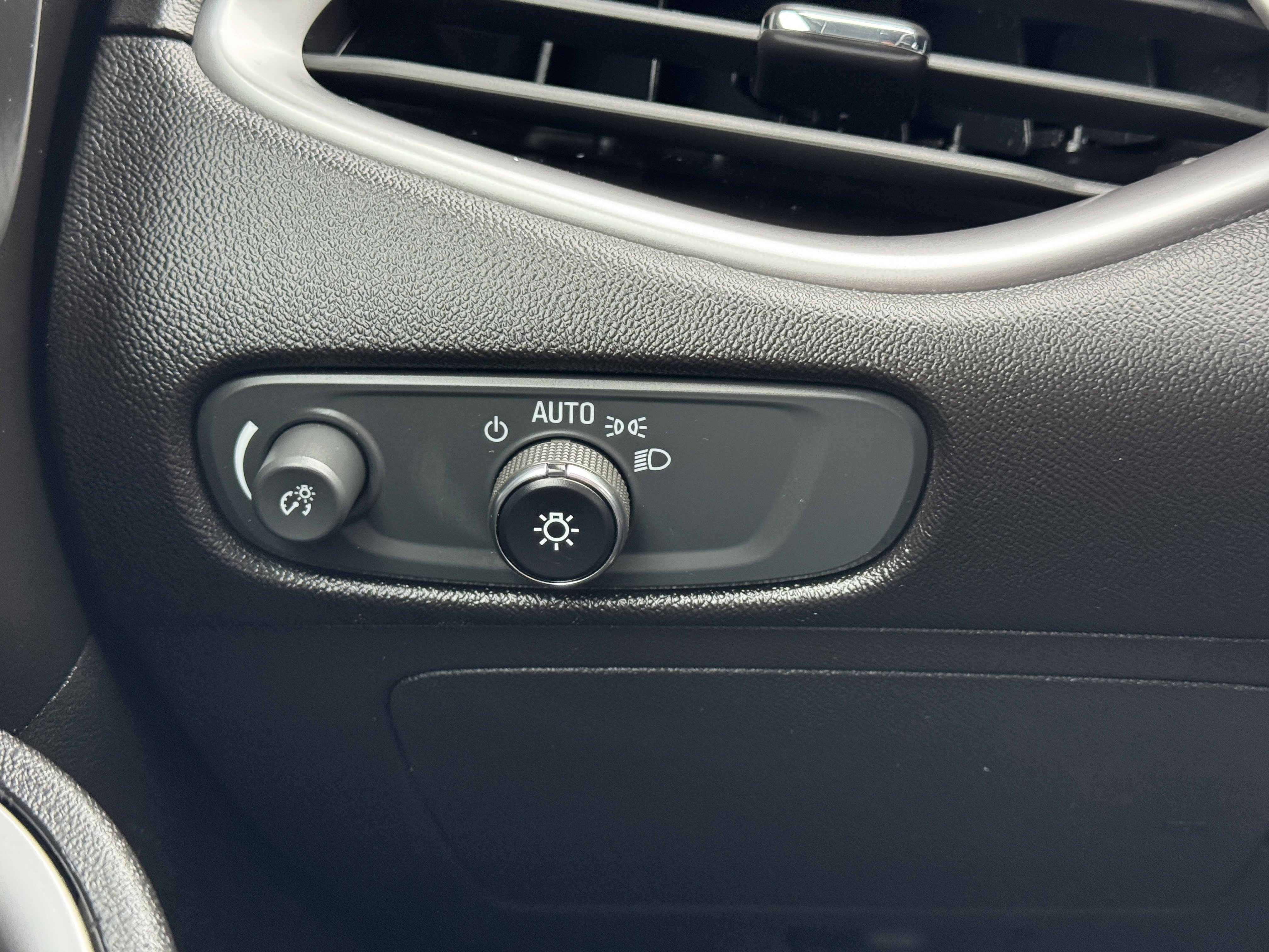 Certified 2020 Chevrolet Malibu LS w/ Driver Confidence Package image 30