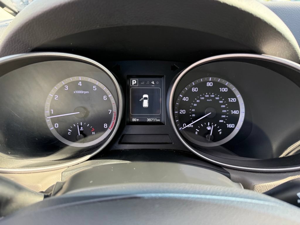 Used 2018 Hyundai Santa Fe Sport w/ Cargo Package AWD/4WD image 28