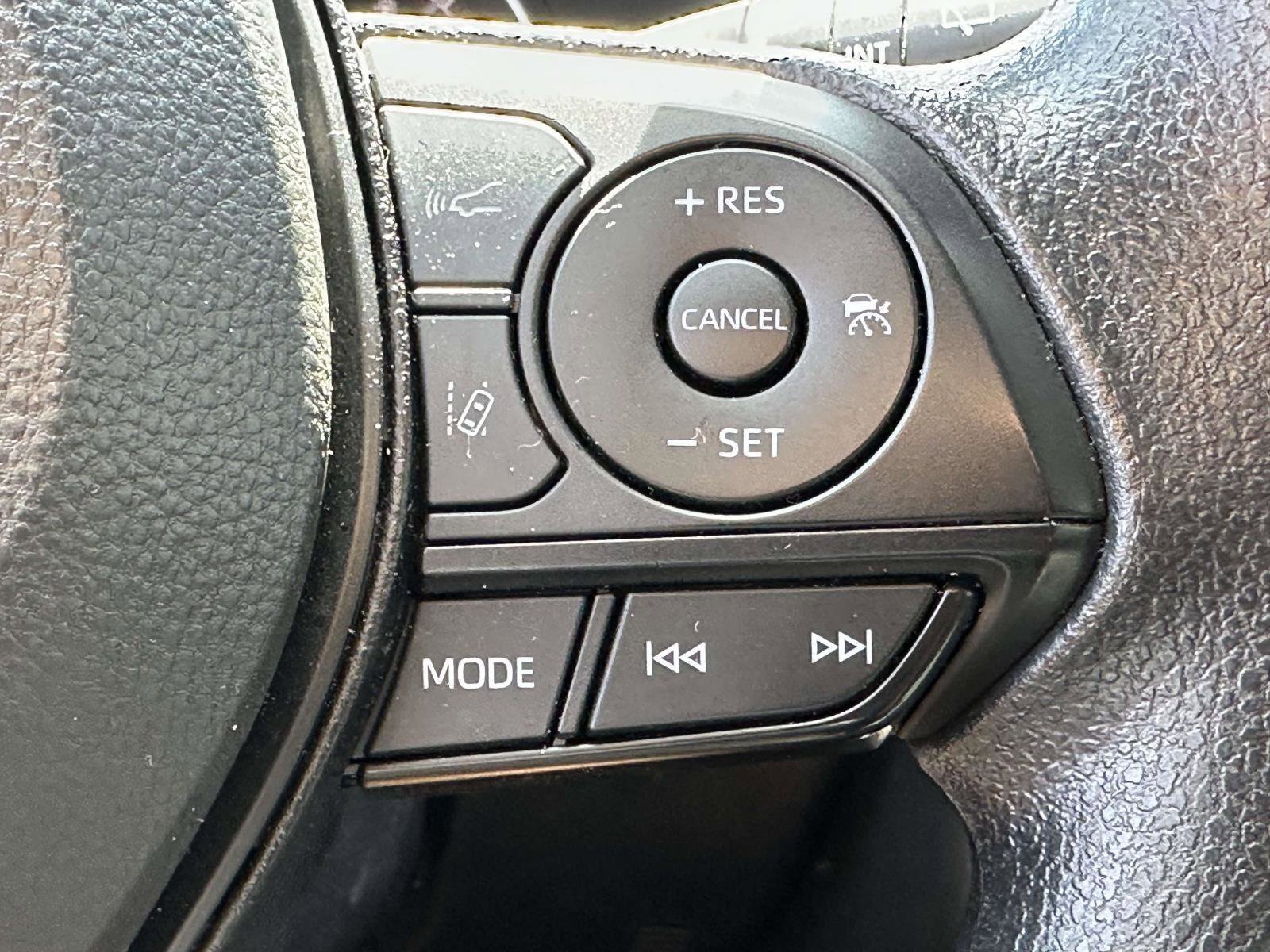 Certified 2025 Toyota RAV4 XLE AWD/4WD image 30