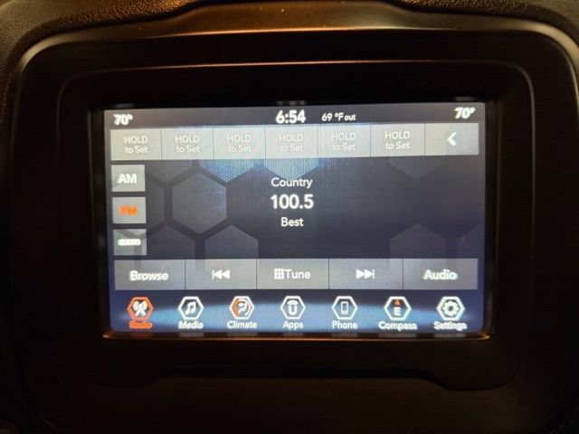 Used 2019 Jeep Renegade Latitude FWD image 37