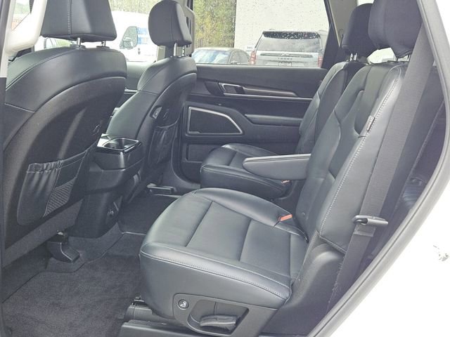 Used 2024 Kia Telluride S image 11