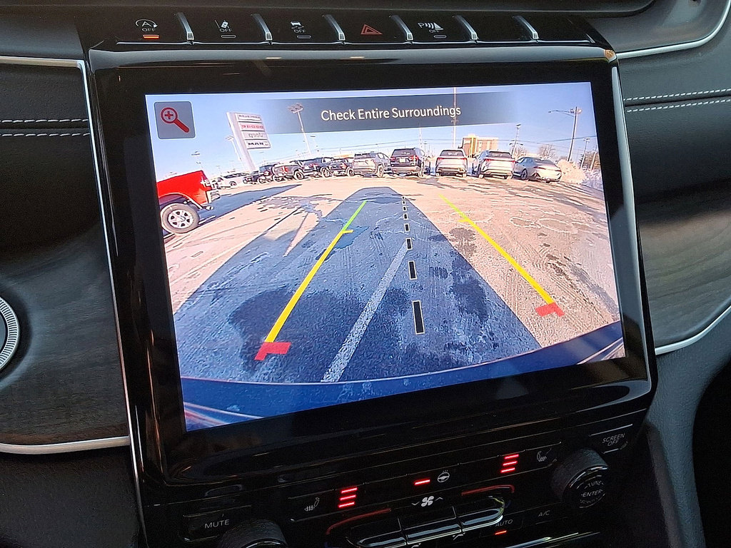 Used 2024 Jeep Grand Cherokee Limited image 15