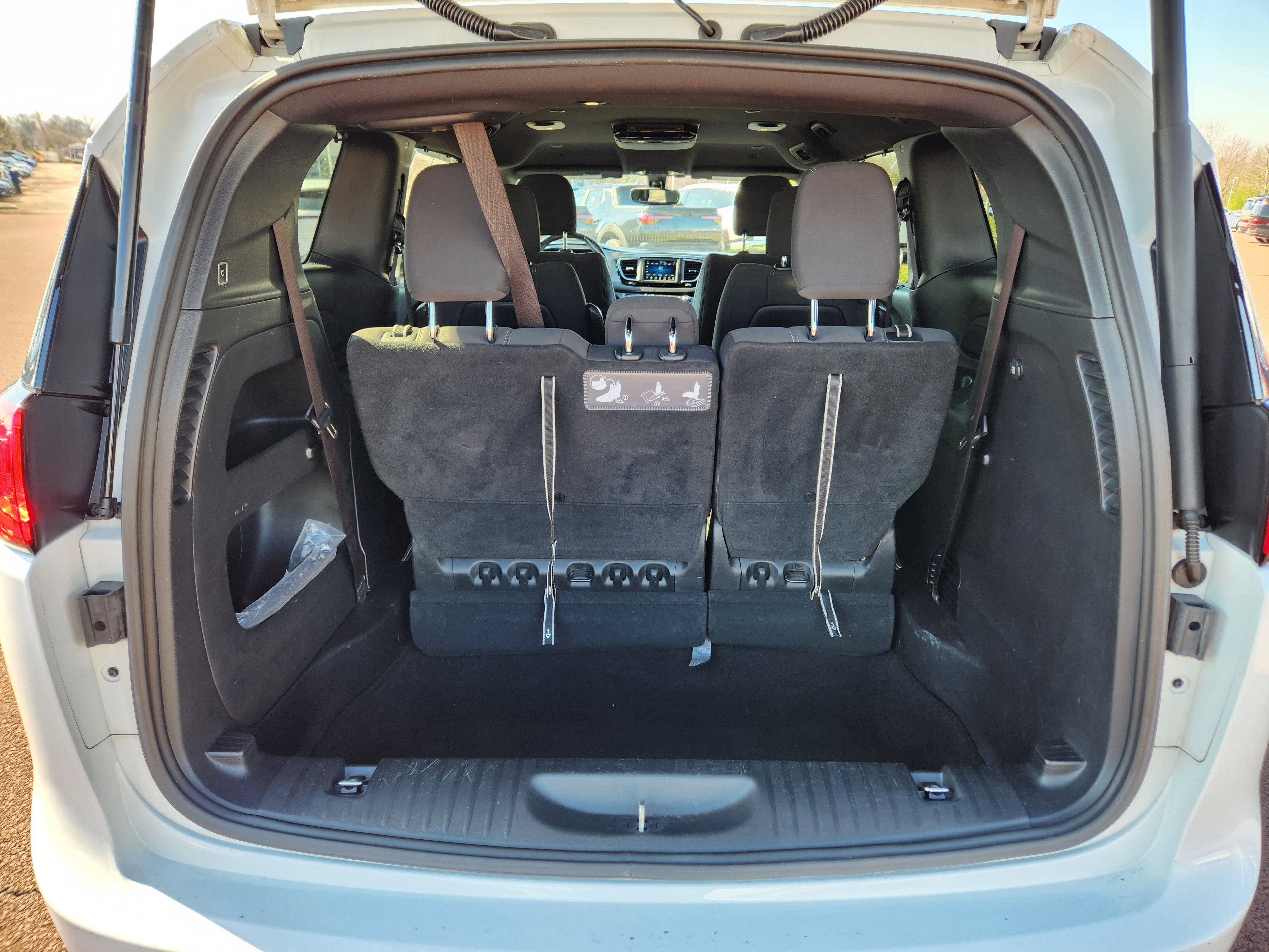 Used 2019 Chrysler Pacifica Touring Plus w/ S Appearance Package image 8