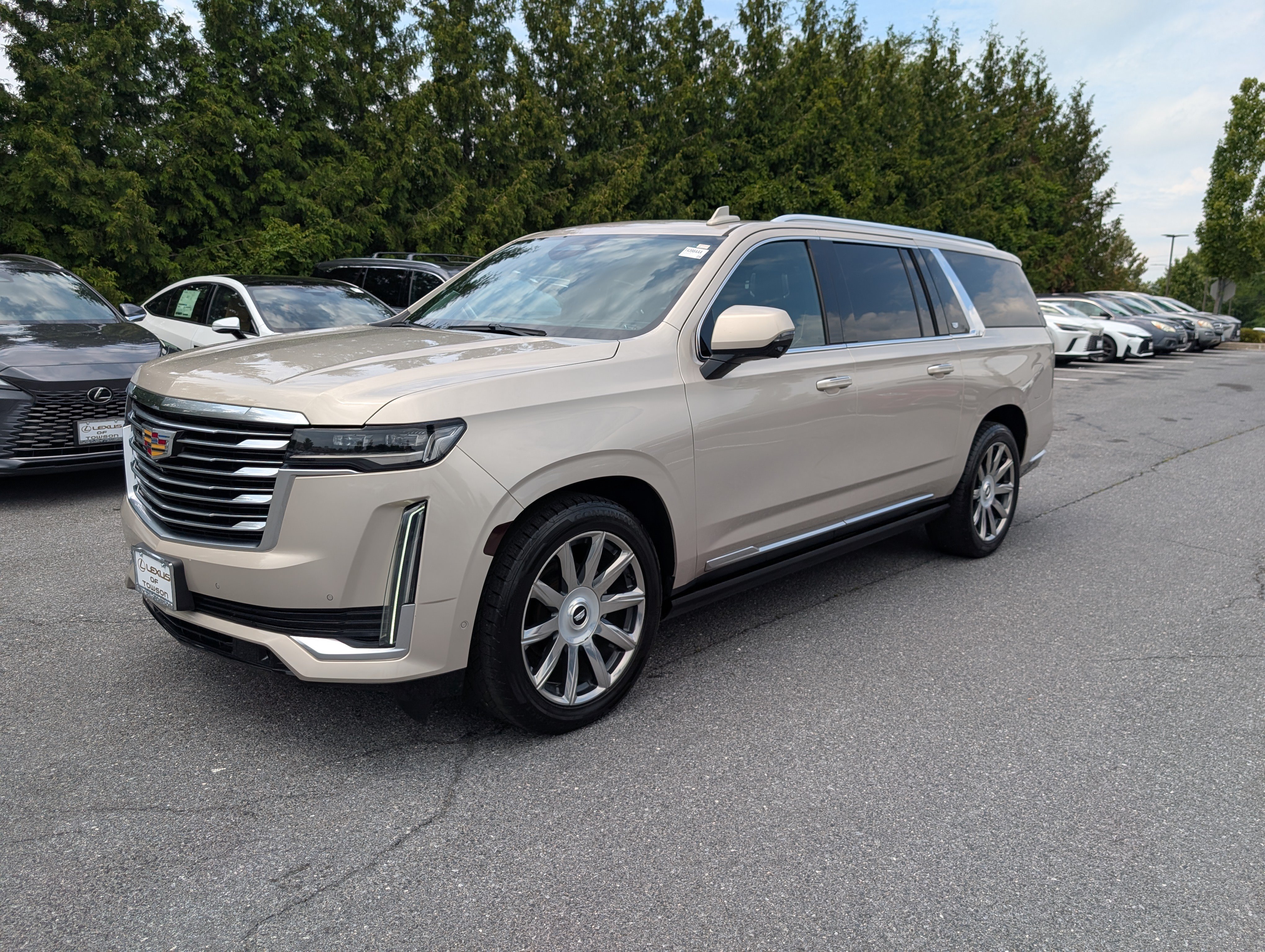 Used 2021 Cadillac Escalade ESV Premium Luxury Platinum AWD/4WD image 7