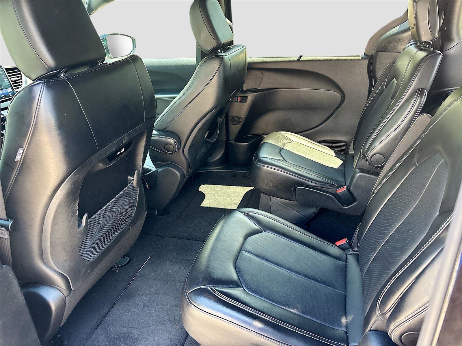 Used 2025 Chrysler Pacifica Select FWD image 24