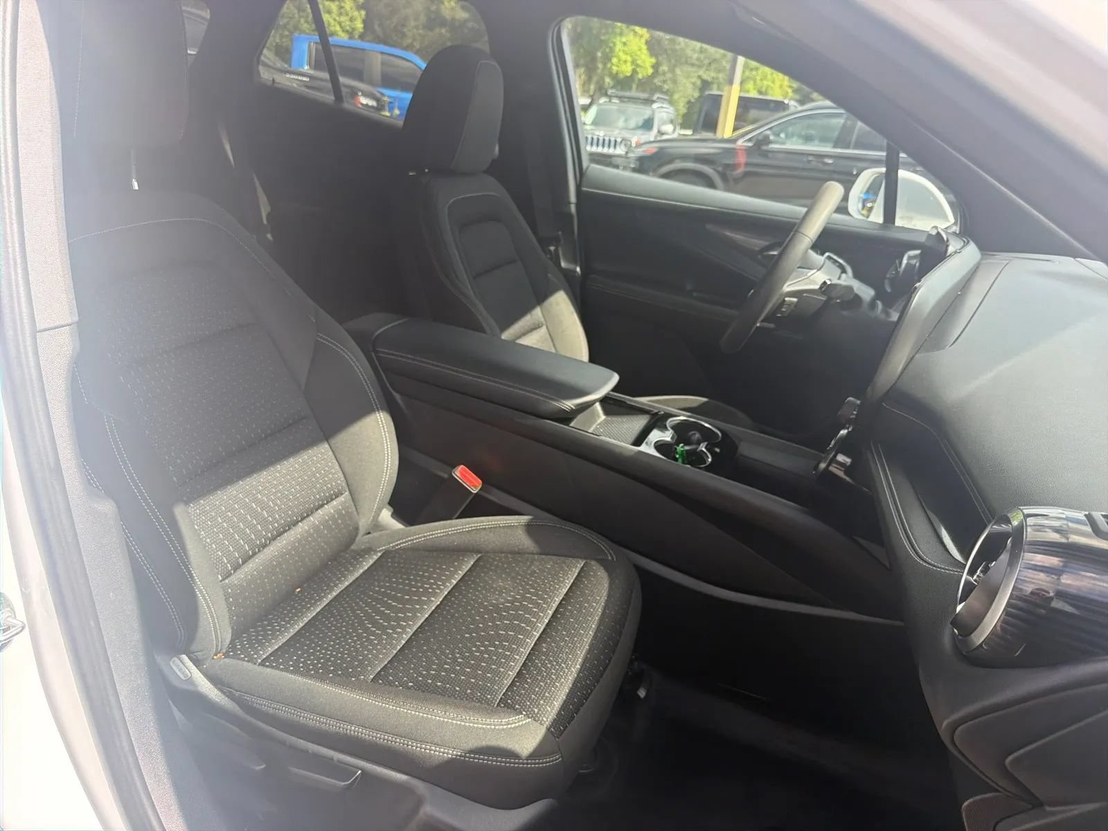 Used 2025 Chevrolet Blazer EV LT AWD/4WD image 23