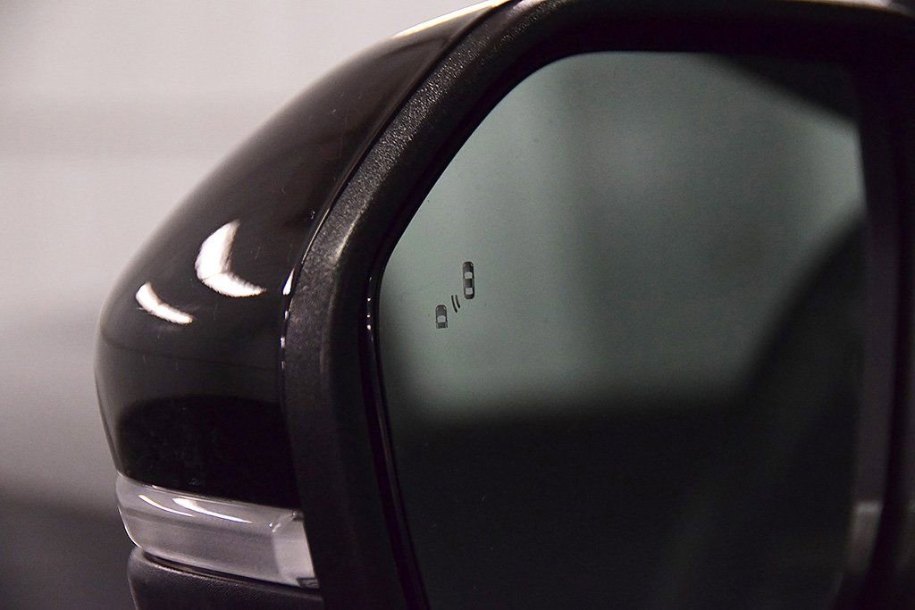 Used 2025 Ford Explorer ST-Line image 14