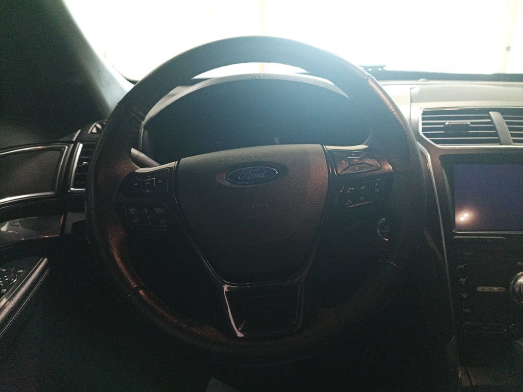 Used 2019 Ford Explorer Sport w/ Equipment Group 401A AWD/4WD image 17