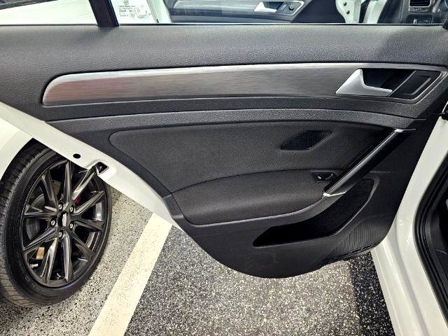 Used 2019 Volkswagen Golf S image 25