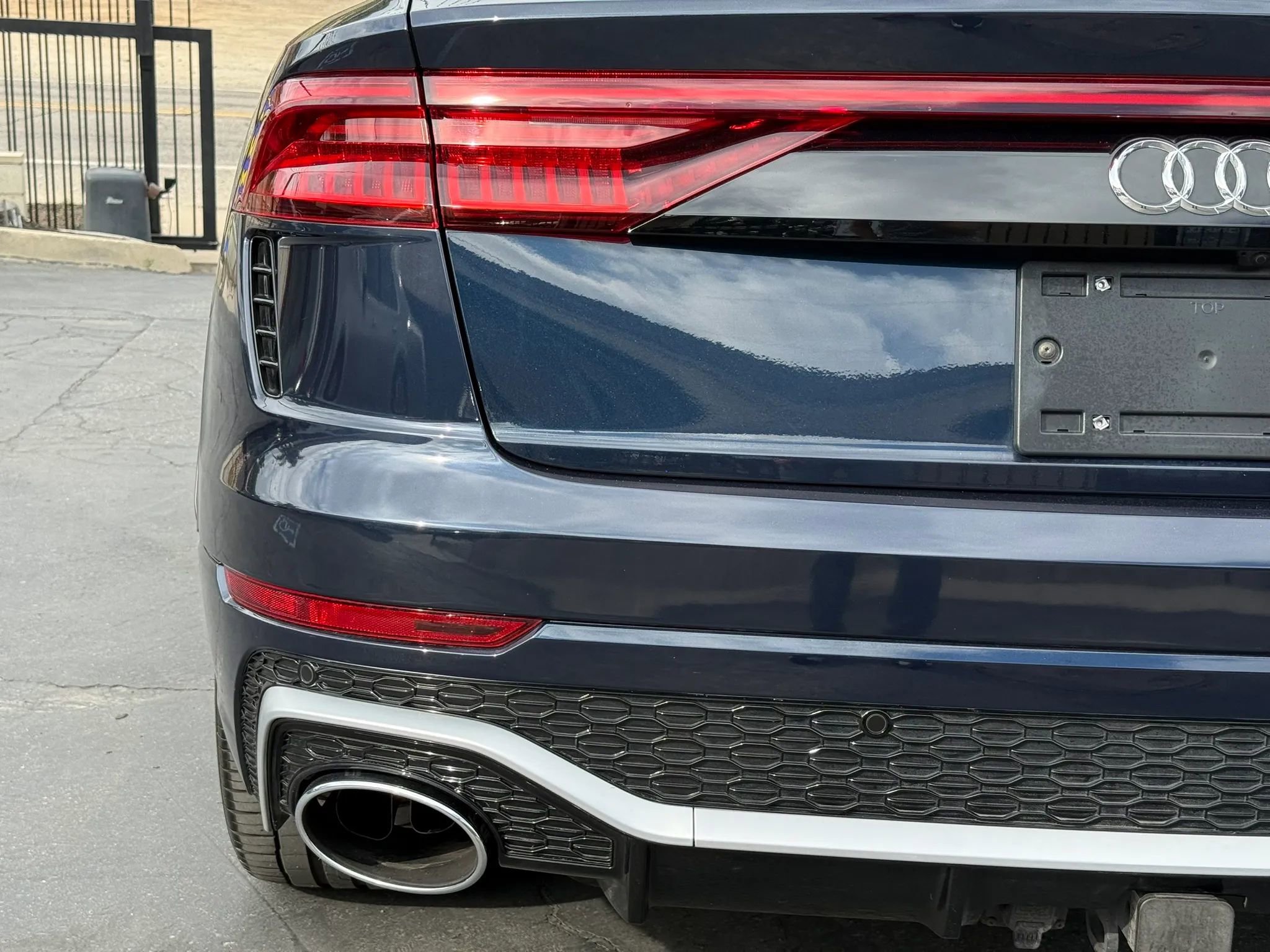 Used 2024 Audi RS Q8 w/ Executive Package image 9