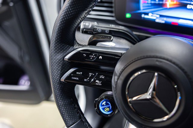 Used 2025 Mercedes-Benz GLS 63 AMG 4MATIC image 29