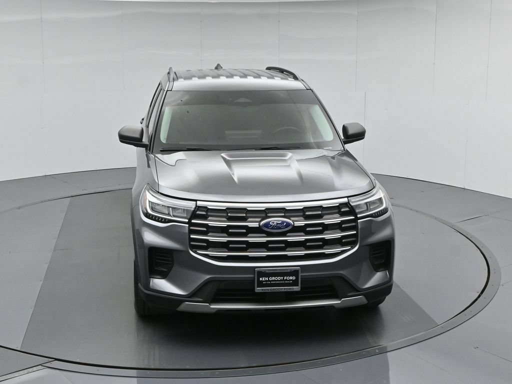 Certified 2025 Ford Explorer Active RWD image 45