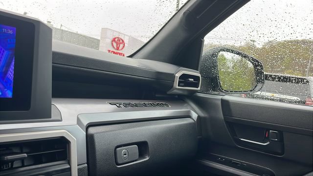 Used 2025 Toyota Tacoma SR5 AWD/4WD image 18