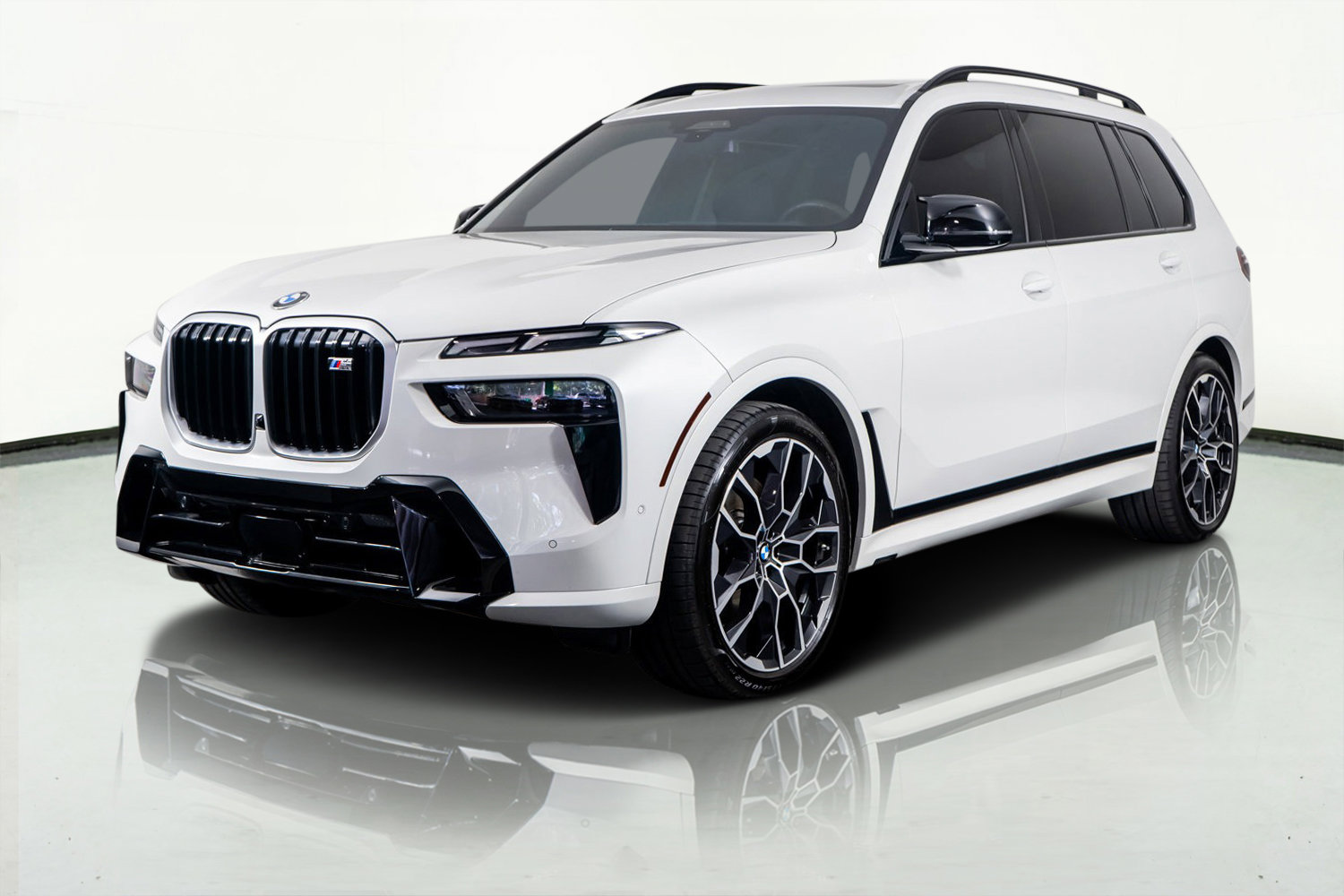 Used 2025 BMW X7 M60i image 22
