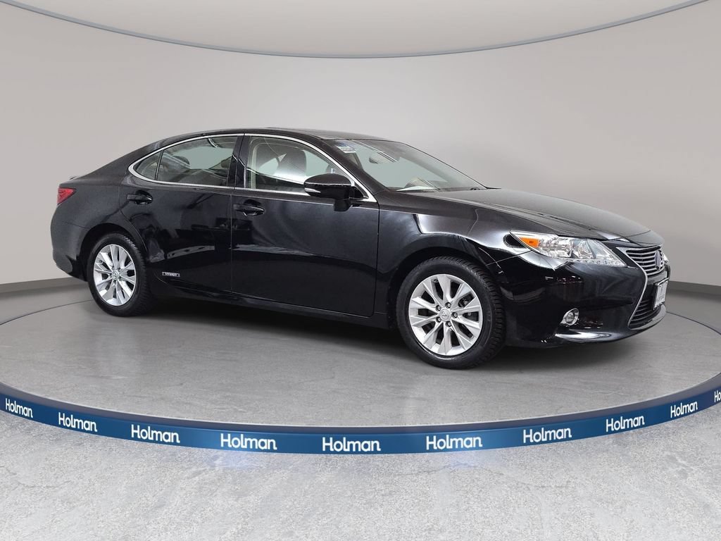 Used 2015 Lexus ES 300h w/ Navigation System Package FWD image 3
