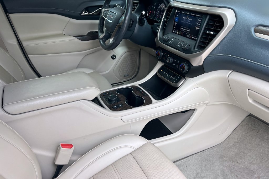 Used 2021 GMC Acadia Denali w/ Denali Technology Package FWD image 20
