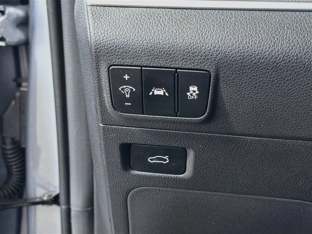 Used 2022 Kia K5 LX FWD image 12