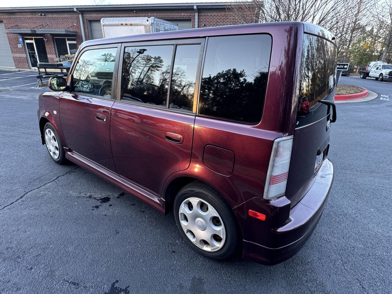 Used 2005 Scion xB image 3