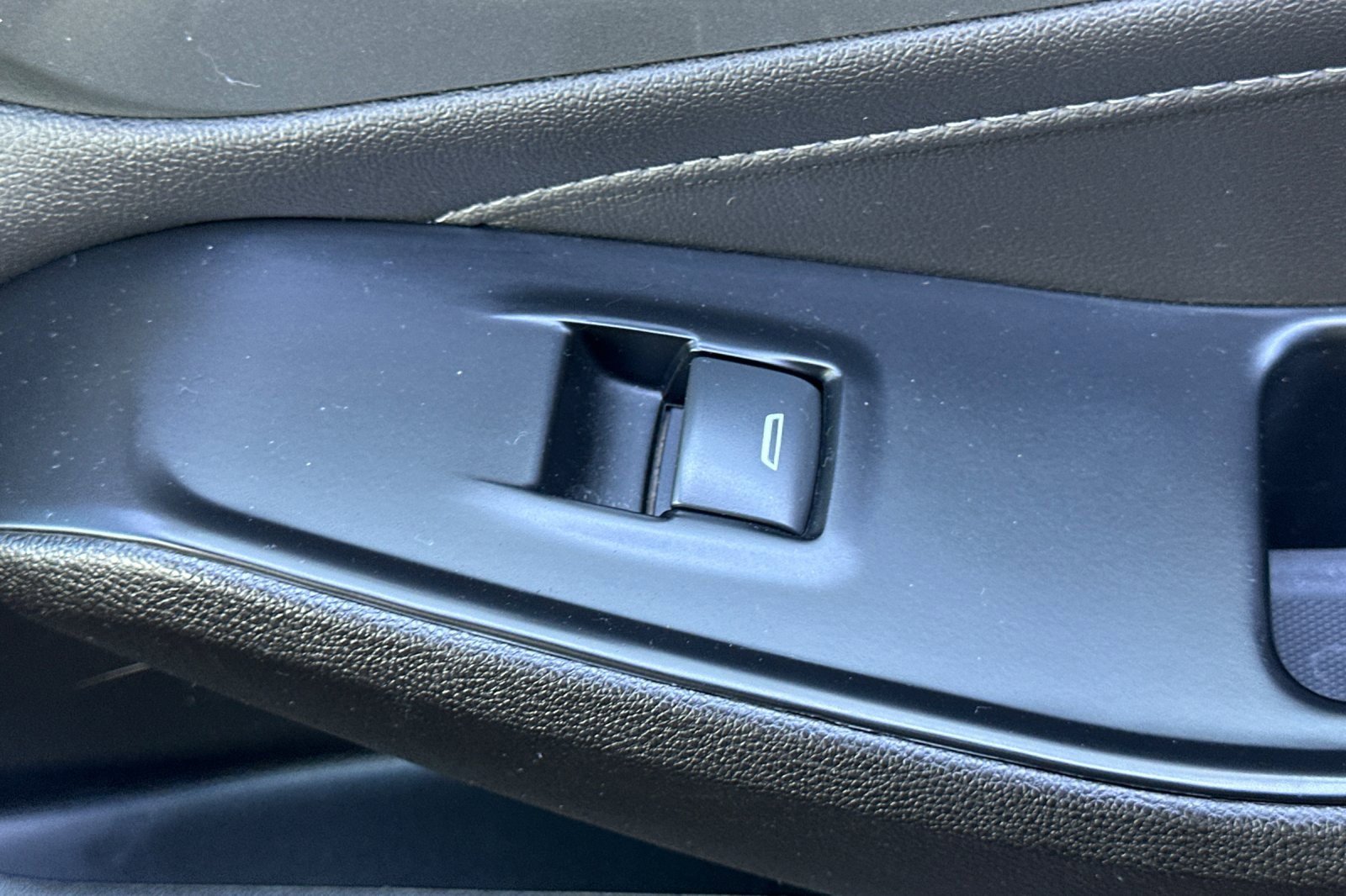 Used 2023 Chevrolet Traverse LT image 24