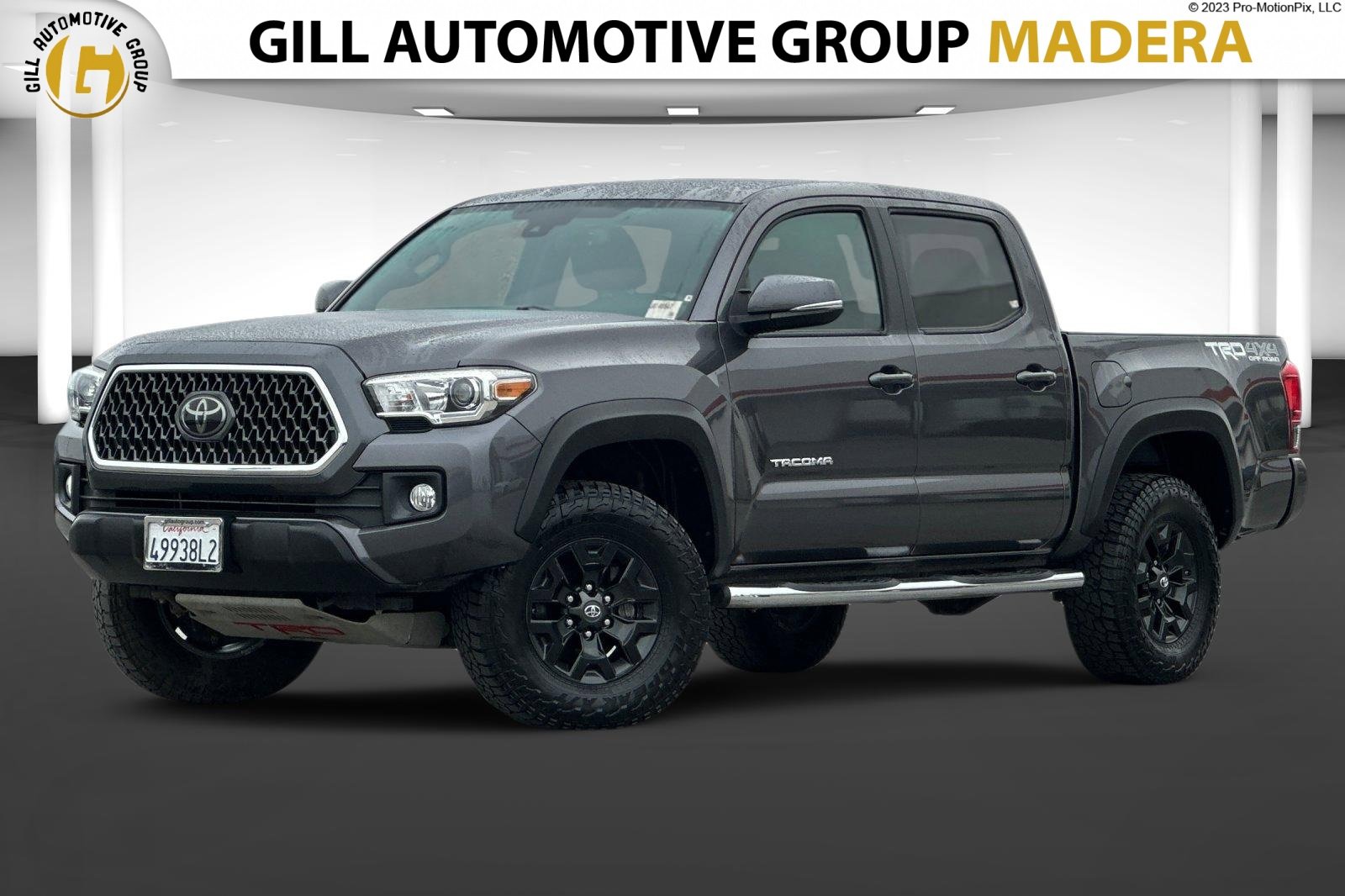 Used 2018 Toyota Tacoma SR image 1