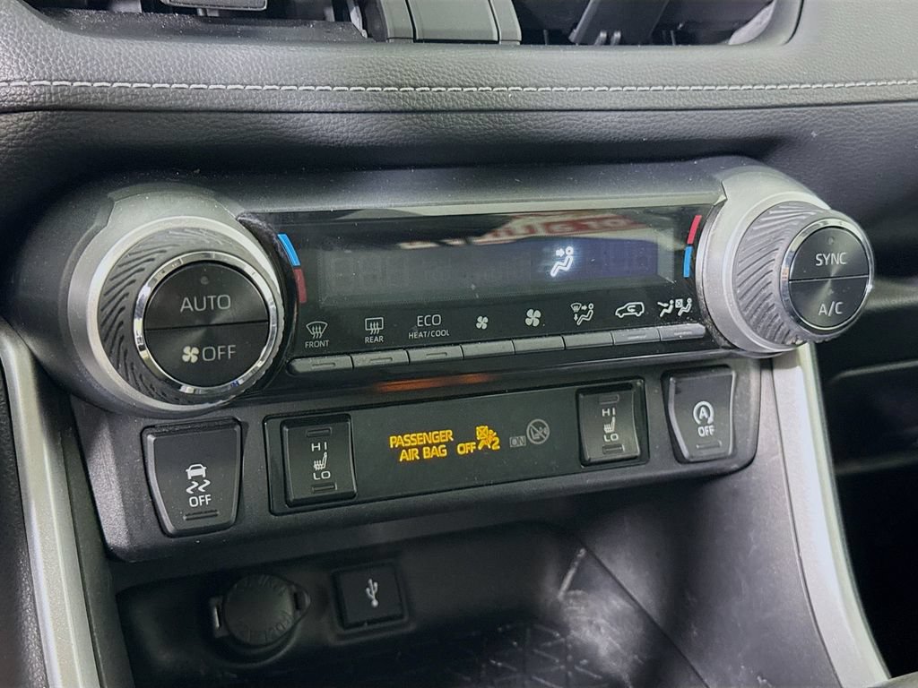 Certified 2022 Toyota RAV4 XLE w/ Convenience Package AWD/4WD image 8