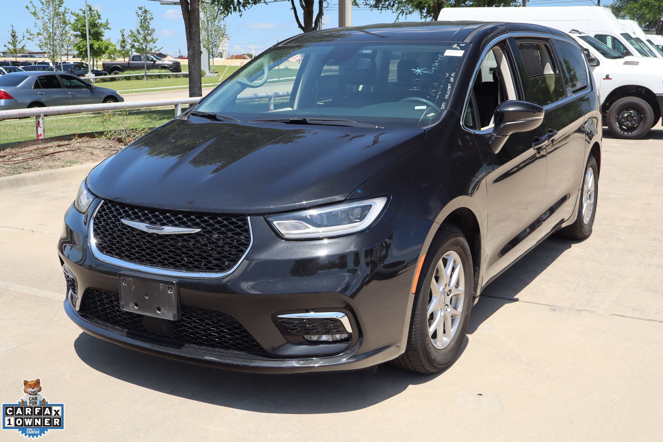 Used 2023 Chrysler Pacifica Touring-L FWD image 8