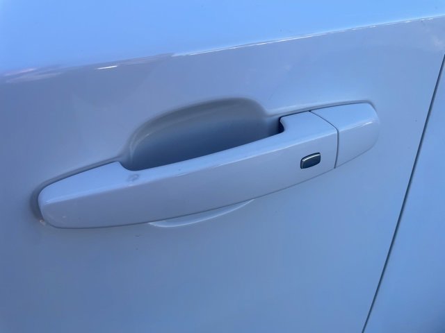 Used 2023 Chevrolet Traverse LT image 14