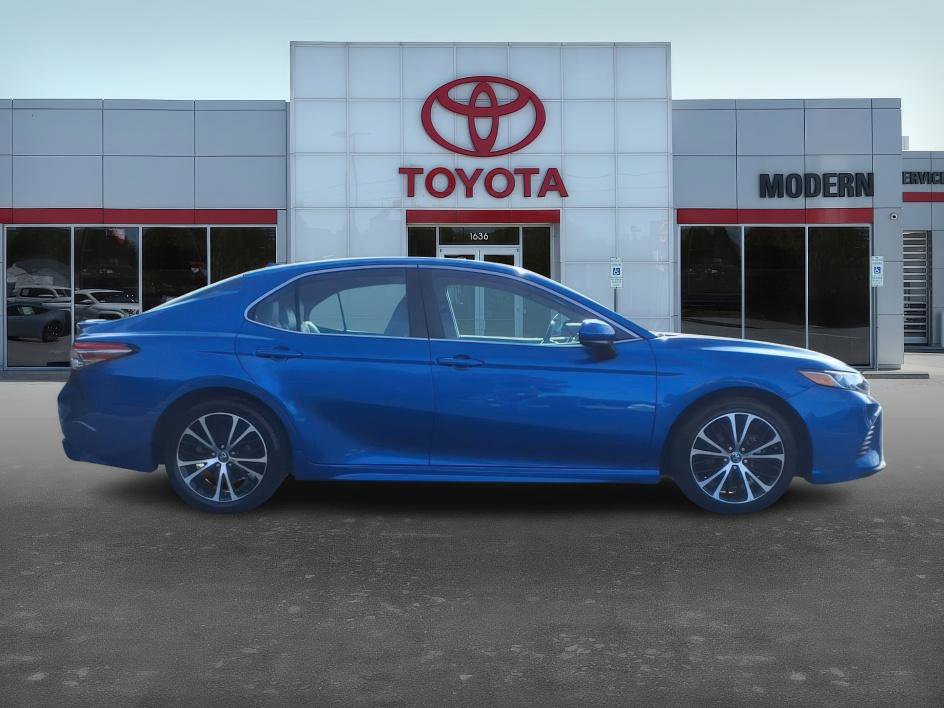 Used 2019 Toyota Camry L image 7