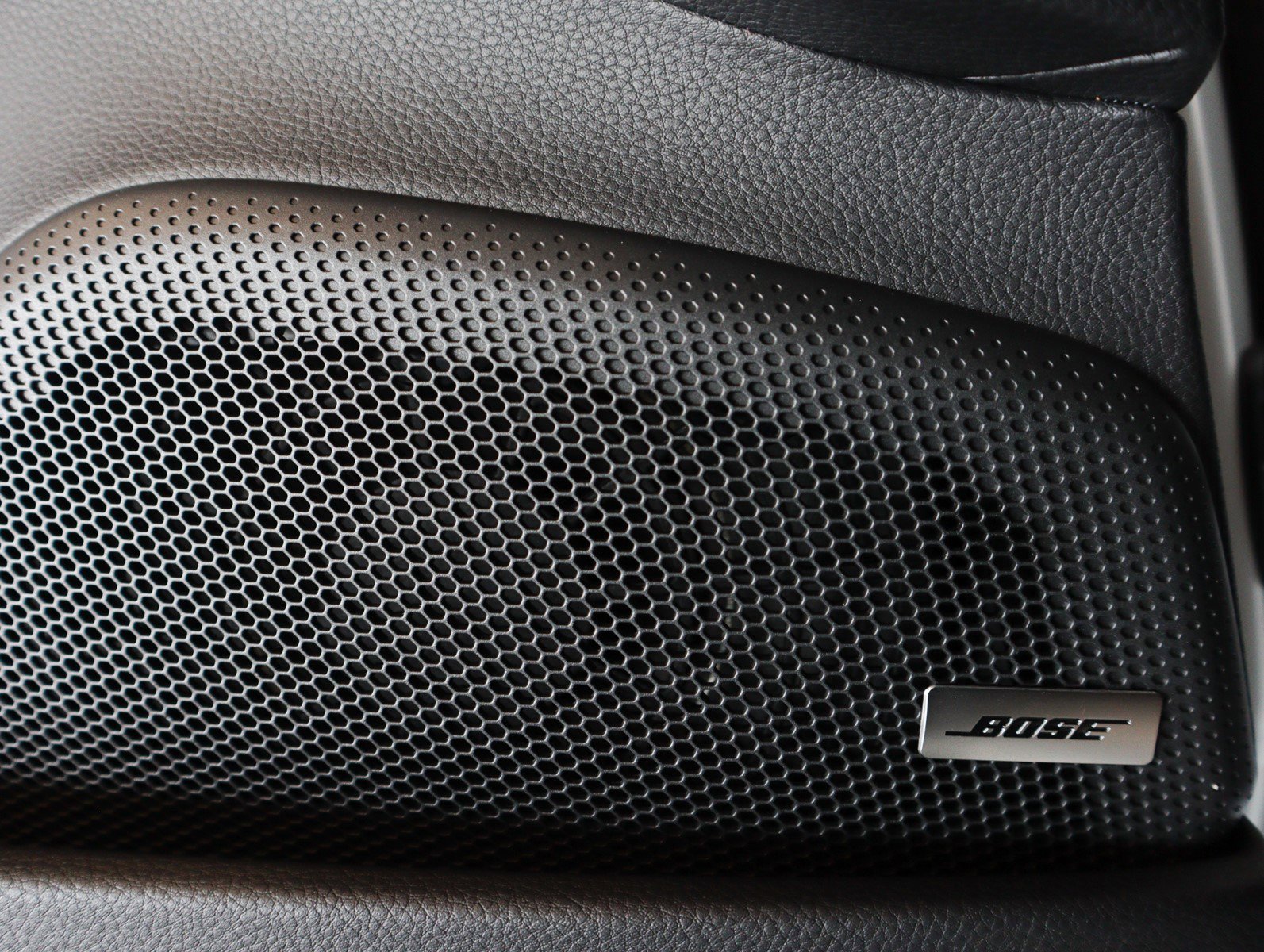 Certified 2025 Porsche Panamera 4 image 26