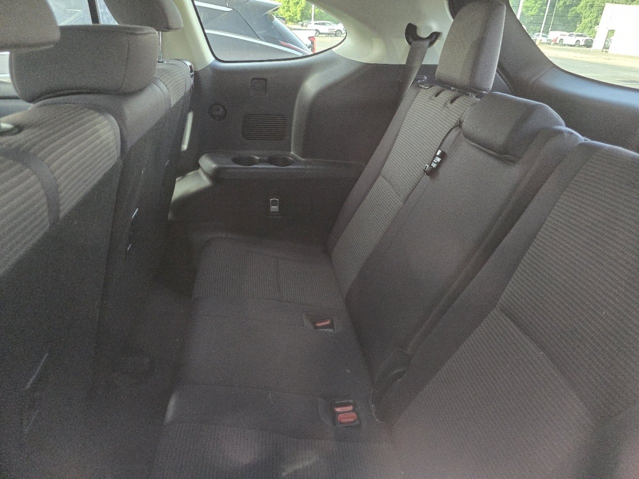 Used 2023 Toyota Highlander LE AWD/4WD image 23