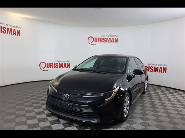 Used 2023 Toyota Corolla LE image 2