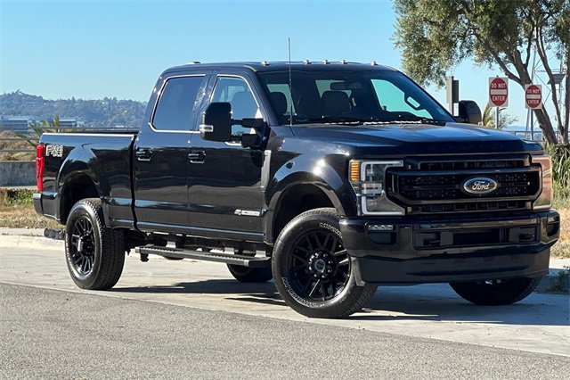 Used 2022 Ford F250 Lariat w/ Black Appearance Package image 2