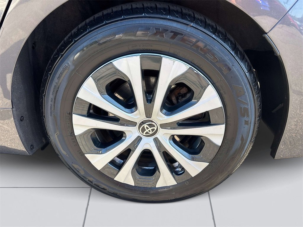 Used 2020 Toyota Prius Prime XLE image 8