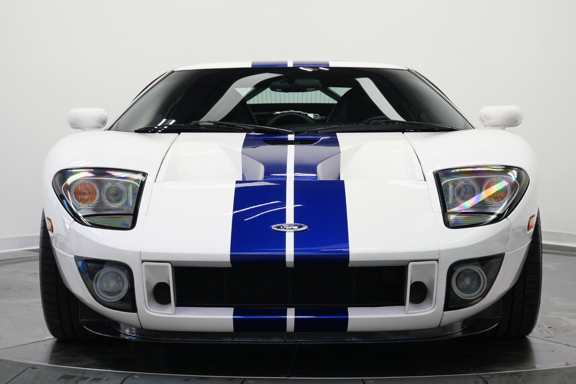 Used 2005 Ford GT image 4