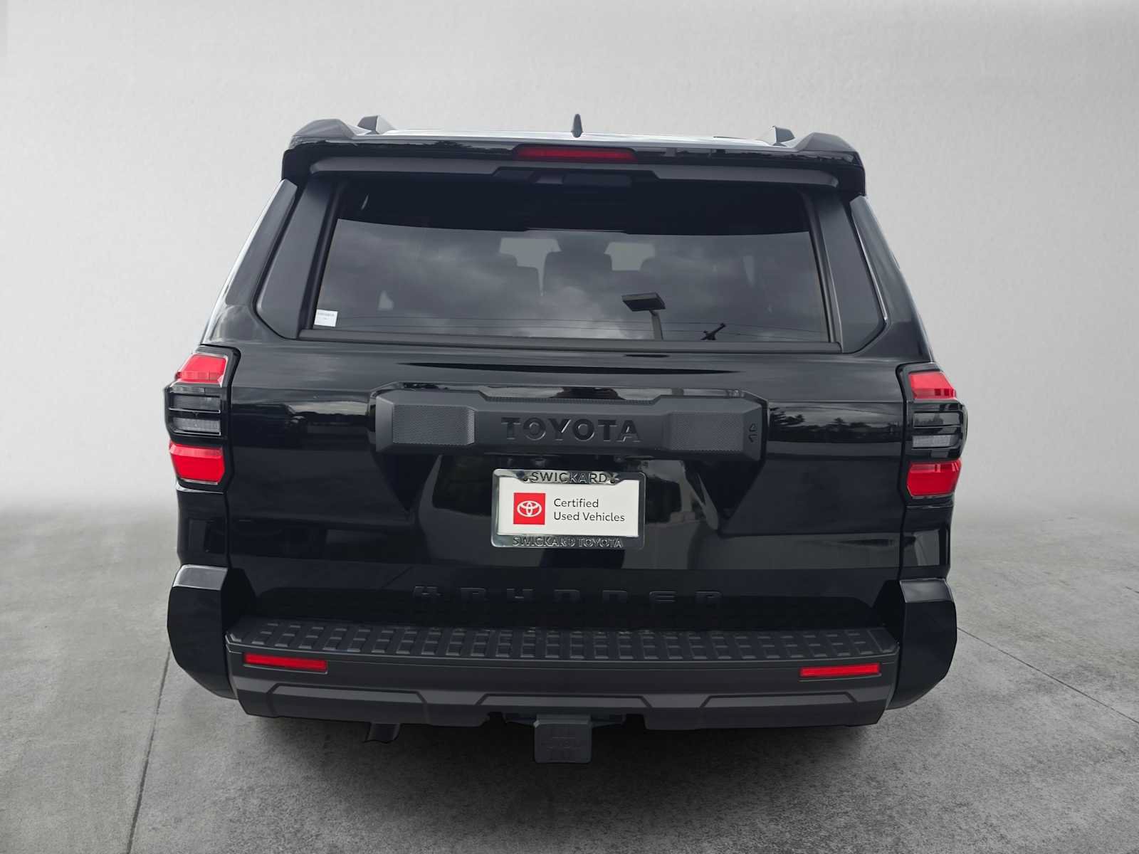 Certified 2025 Toyota 4Runner SR5 AWD/4WD image 4
