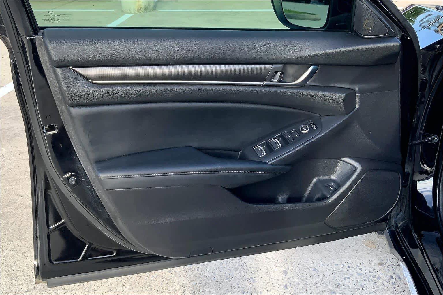 Used 2018 Honda Accord Sport image 21