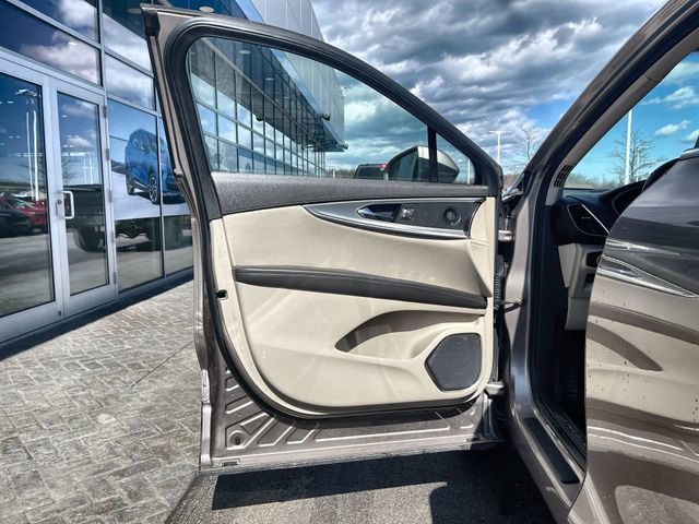 Used 2019 Lincoln Nautilus Select FWD image 22