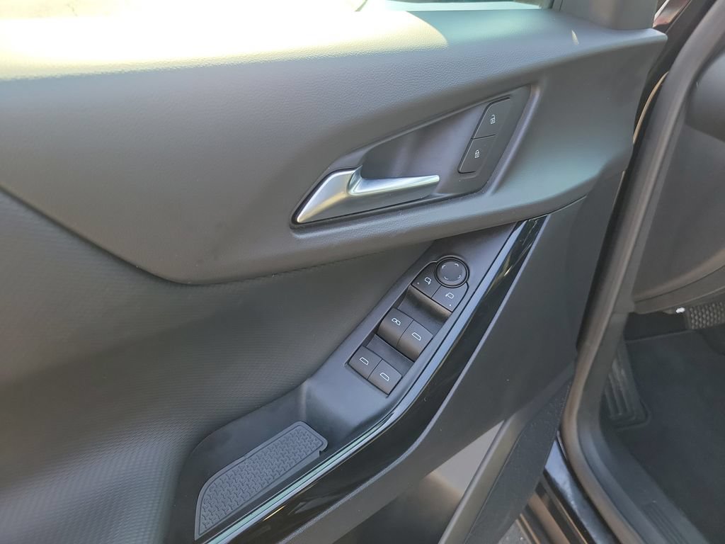 Used 2026 Chevrolet Equinox LT FWD image 23