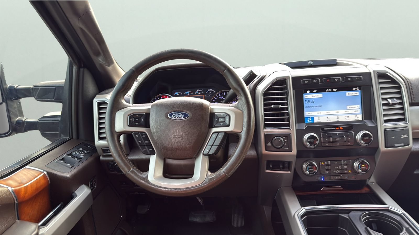 Used 2019 Ford F250 King Ranch w/ King Ranch Ultimate Package AWD/4WD image 12