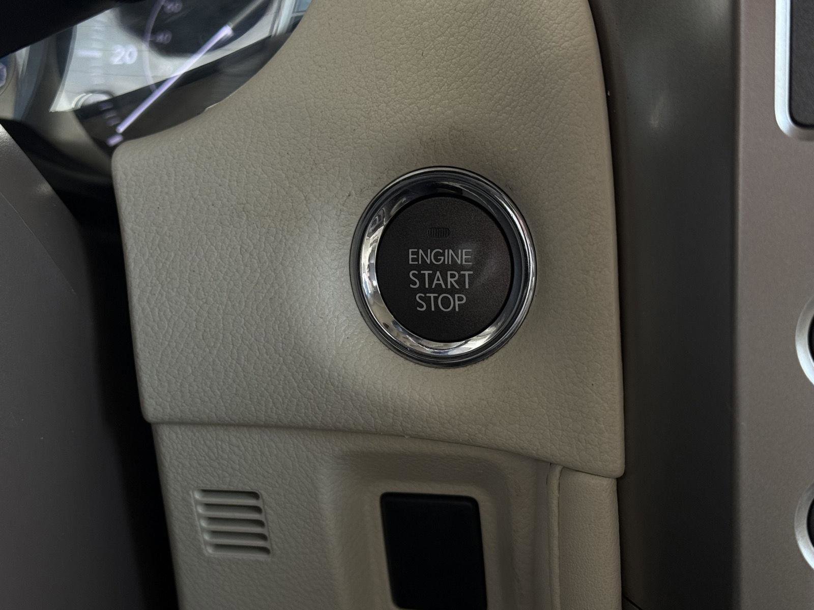 Used 2014 Lexus GX 460 w/ Premium Package AWD/4WD image 18