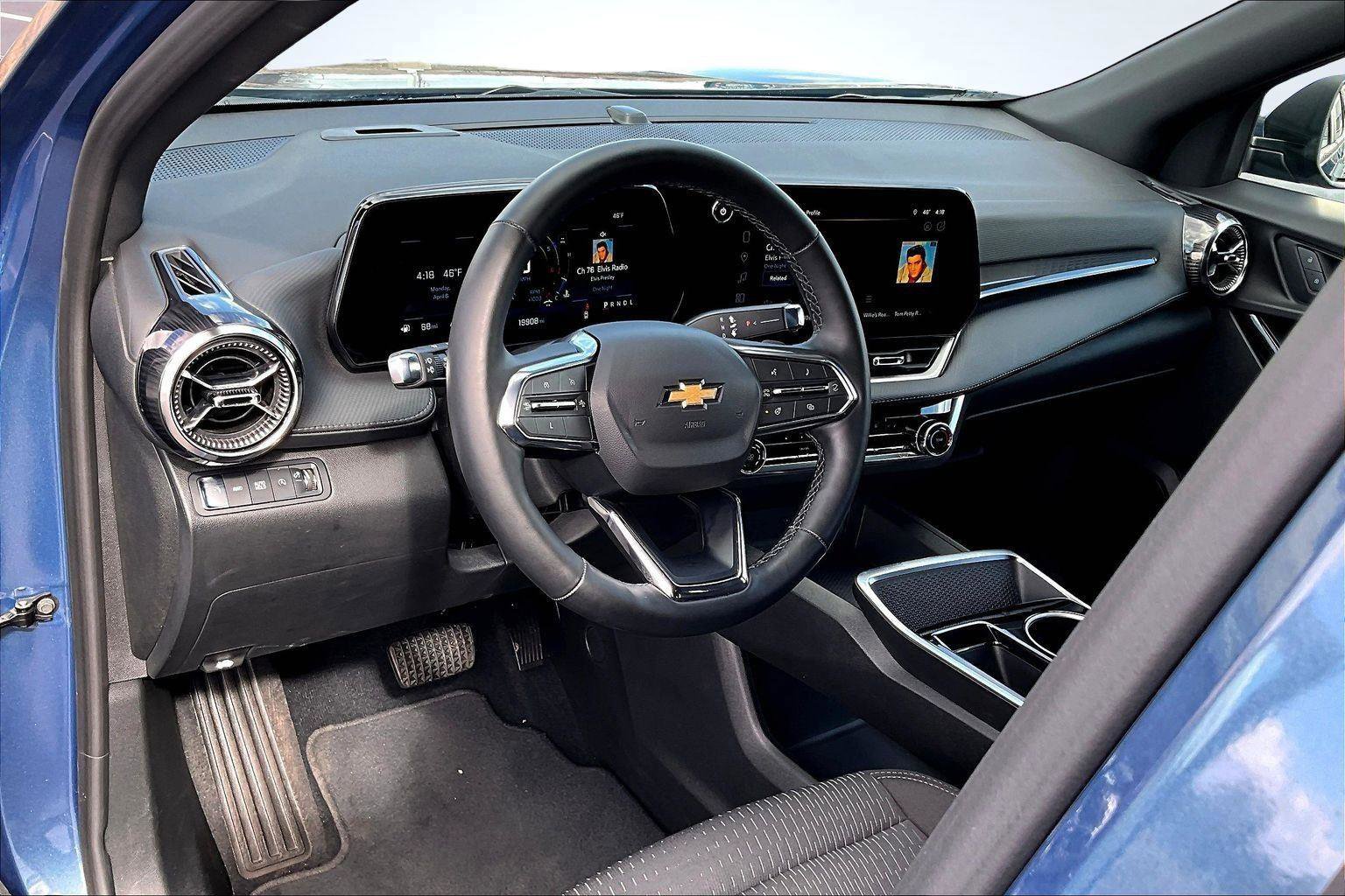 Used 2025 Chevrolet Equinox LT AWD/4WD image 14